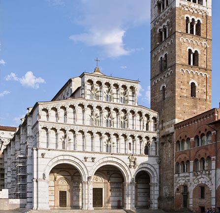 toscana, tuscany, lucca, piazza del duomo, cattedrale san martino, tour for cruiser